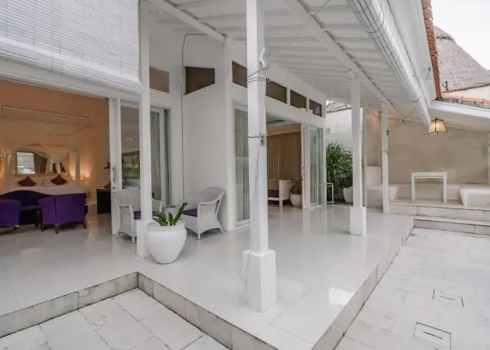 Spacious 2 Bedroom Private Pool *