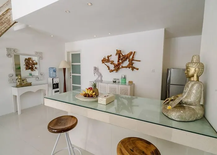 Spacious 2 Bedroom Private Pool *